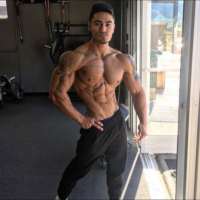 The insanely small waist of IFBB Men's Physique Olympian Jeremy Potvin!  Posted @withregram • @jeremypotvin_ 30 days to go., By Flex Magazine
